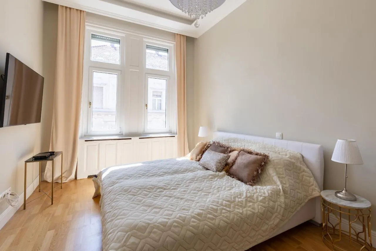 Designer Luxury Home In The Jewish Quarter Budapest Apartment